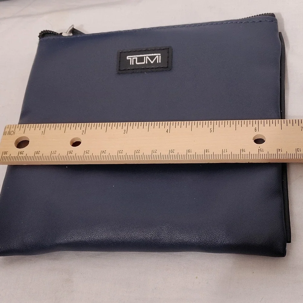 TUMI for Delta Navy Blue Faux Leather Travel Amenity Pouch Set of 2 Zippered